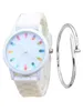 Zegarki na rękę Damska opaska Silikonowy zegarek Na rękę Sport Ładne zużycie Ładne kolorowe zegarki kwarcowe dla kobiet Projektant
