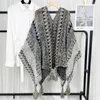 Dekens Poncho Gebreide Mantel Cape Etnische Stijl Capes Kwastje Vest Trui Kleur Losse Vintage Gestreepte Vrouwen Reizen Jas Roze Deken