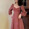 Abiti casual EWSFV 2023 Autunno Arriva Donna Abito scozzese retrò francese Modello rosso Colletto quadrato sottile controllato dalla vita Manica lunga