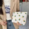Kosmetiska väskor Stor kapacitet Väska med blomma Broderad Makeup Organizer Handväska Mode Dragkedja Kvinna Portmonnäer koreansk stil