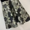 2023 Summer Black Floral Jacquard Dressed Short Rękaw V-Neck Rhinestone Kolan Kolanowe sukienki B3Q112121