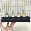 Marke Bluse Duft Frauen 30 ml * 4 stücke Geschenk Box Set Parfüm EDP Flora Köln Spray Hohe Qualität elegante Langlebig Geruch Duft Schnelle Lieferung