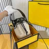 Torby plażowe Tote Women Luksusowa marka Duża zdolność zakupów Projektant ramion Crossbody Female torebki 220303