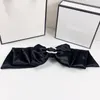 Luxe Barrettes Épingles À Cheveux Designer Femmes Lettre Épingle À Cheveux De Haute Qualité Marque Classique Polyvalent Loisirs Pinces À Cheveux Mode Filles Perle Bowknot Épingle À Cheveux Pinces À Cheveux