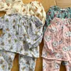 Pijamas Primavera Crianças Conjuntos de pijamas macios de gaze dupla Meninos Meninas desenhos animados Tops e calças Homewear 230711