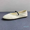 Balletschoenen met platte bodem Stijl Slanke neus met ondiepe mond Enkele schoenen Zachte en comfortabele dansschoenen