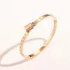 Varumärkesbrev Klassiska armband kedja Kvinnor Bangle Rose Gold Plated rostfritt stålälskare Present armband manschettdesigner smycken