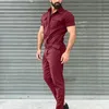 Ternos de cor sólida manga curta multi bolsos macacão verão masculino nova moda cinto design playsuit primavera dos homens macacões casuais