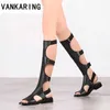 Stivali design classico moda gladiatore sandali estivi donna stivali alti al ginocchio signore sexy ritagli stivali neri scarpe eleganti in pelle donna L230712