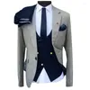 Abiti da uomo 3 pezzi Slim Fit Uomo per matrimonio Gilet doppiopetto Giacca grigia con pantaloni blu royal Smoking dello sposo Moda Cosatume