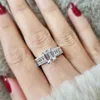 Trouwringen Huitan Luxe Trendy Vierkante CZ Vrouwen Engagement Voorstel Voor Minnaar Vriendin Hoge Kwaliteit Zilver Kleur Sieraden