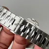 Zegarek 3K 5811G ma średnicę 41 mm i grubość 8,2 mm z mechanizmem SC330, szafirowym szkłem lustrzanym, klamrą paska do blokowania urządzenia do regulacji długości