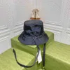 Шляпы с шляпами с широкими кражами дизайнеры шляпы дизайнеры ковша шляпы Классические рыболовные шляпы можно носить с обеих сторон для мужчин и женщин, чтобы соответствовать Shrink Band для затенения