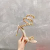 Projektant slajdy Roxanne sandały obcasy damskie japonki wysokiej jakości kryształowe buty sukienka szpilki na imprezę luksusowe rc sandały damskie buty w kształcie węża seksowne sandały na kostce