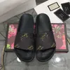 Hausschuhe Herren Designer Slides Damen Hausschuhe Sandalen Mode Luxurys Floral Strberry Slipper Leder Gummi Flats Sommer Strand Schuhe Loafers Gear Bott J230712