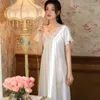Kvinnors nattkläder viktoriansk vit bomullsnattklänning Kvinnor Spets Kortärmad Lång Peignoir Nattkläder Vintage Nattlinne Romantisk prinsessa