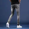 Jeans Masculino Masculino de Alta Qualidade Slimfit Estampado Leve Luxo Calças Jeans Elásticas Rasgadas Riscadas Street Korea Versão Casual 230711