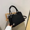 Borse da sera Borsa a tracolla da donna alla moda Borsa a tracolla in feltro semplice e casual con pochette in tinta unita con motivo a coccodrillo