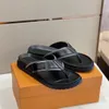 Designer tofflor lyx sandal män kvinnor skor Pool Kudde Comfort Präglade Mules koppar trippel svart rosa elfenben sommar mode rutschbanor strandtofflor 02