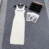 Kadınlar Uzun Örgü Elbise Mektuplar Jakard Örgü Elbiseler İlkbahar Yaz Tasarımcı Elbise Seksi Kolsuz Elbiseler