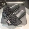 2023 Designer tofflor Summer Fashion Ringer Luxury Brand Slippers Muffin Thick-Bottomed Bread Slippers Women's One Line with Casual höjdhöjande utomhussand