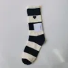 Парижские дизайнерские носки любят вышитые носки чулки для мужчин и женщин полосатые носки с твердыми цветами