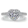 Bröllopsringar Luxury Silver Color Heart Ring For Women Exquisite Fashion Metal inlaid White Zircon Stones Engagement Smycken