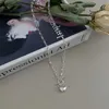 Naszyjnik na znaczek Foxanry dla kobiet Trendy eleganckie vintage błyszczące miłosne serce OT klamra projektowa biżuteria hurtowa l230704