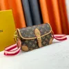 M45985 Diane Bag Luxury Baguette Cross Cross Designer Body Dysteruine Leather Fashion Bags Womens Mens Clutch Sacd