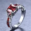 Anneaux de mariage princesse coupe carrée pierre rouge fiançailles pour femmes bijoux cadeau exquis mode couleur argent bague