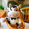 Vente en gros de différentes tailles de jouets en peluche de veau de poupée de vache mignonne différents styles de poupées d'anniversaire de vêtements