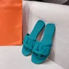 Projektant Slipper 2023 Skórzana moda płaska dół Slajd Kobiety słynne sandały Najlepsza jakość kapcie dla mężczyzn kobiety Hot Beach Flip Flip Flops Merpper z pudełkiem