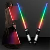 LED Light Sticks 2PCS Laser Lightsaber Boy Girl Toys Darth Vaders Sword Cosplay Bow Toy Doppia sciabola con suoni Regali di Natale 230712