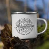 Tazze La montagna sta aspettando Stampa Tazza smaltata Creativo Campeggio Caffè Tè Acqua Tazza di latte Tazze Maniglia Bicchieri Vacanza Escursionismo Regalo R230712