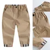 2020 Moda Trendi Bahar Çocuklar Erkek Marka Ekose Pantolon Günlük Sonbahar Bebek Çocuk Giyim Yüksek Kaliteli Yenidoğan Bebek Spor Pantolonları A001