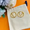 Pendientes de aro para mujer Diseñador Círculo de moda Simple Oro Plata Carta Stud Joyería Pendientes de compromiso Venta al por mayor