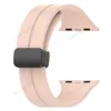 Bracelet pour Apple watch ultra bande 49mm 44mm 45mm 41mm 40mm 42mm 38mm 45mm Bracelet magnétique en Silicone iWatch série 8 se 7 6 5 3