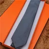 20 stilar Hela mäns slips silkgarnfärgade designband avslappnade företag lyxiga halsband 7 0cm275u