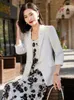 Abiti da donna Fashion Office Ladies Blazer Women Bianco Giallo Blu Solido Mezza manica Business Work Wear Giacca formale femminile per la primavera