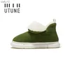 UTUNE Laarzen Vrouwen Winter Schoenen Vilt Dikke Warme Slip-on Thuis Slippers Buiten Schoenen Mannen Vrouw Laarzen Pluche platform Hoge Kick 2021 L230704