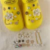 Pièces de chaussures Accessoires 1 ensemble de chaussures luxueuses en perles brillantes avec fermoirs décoratifs accessoires de charme designer DIY chaîne de chaussures Jibz fille cadeau 230713