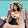 Damskie stroje kąpielowe 2023 Kącik do kąpieli w dużych rozmiarach Bikini Zestaw Kobiety Koreański kolor Sexy Swimsuit Dut z powrotem duże ramię jedno kawałek