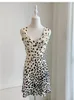 Casual Dresses Women's Leopard Print V-Neck ärmlös Sexig siden miniklänning