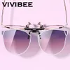 Vivibee Lradient Women's Cate Eye Flip Up Clip على النظارات الشمسية للنساء يقودن نظارات الشمس ذات الحجم الكبير المستقطب