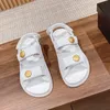 Sandália de grife feminina sandálias largas e grossas plataforma deslizantes sandálias nude com laço de velcro sapatos de marca clássica praia casual mulher chinelos sandálias de velcro de praia