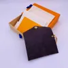 Designer de mode lettre portefeuille porte-clés porte-clés mode sac à main pendentif voiture chaîne charme marron fleur mini sac bibelot cadeaux accessor321M