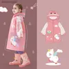 Симпатичные дети в плане водонепроницаемых детей динозавр Unicorn Rain Poncho Raincoat et Студент Дождь