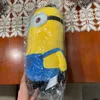 Bonecas de pelúcia personagens fofos brinquedos de pelúcia amarelo Bob Stuart em jeans Bonecas macias brinquedos passatempos presente de aniversário de natal 1 peça 230712