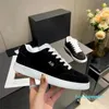 2023 Primavera Verão Sapatos Estilistas Feminino Casuai Tênis Moda Couro macio Conforto Tênis Luxo Sapatos Plataforma Tamanho 35-40