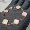 Högkvalitativ klassisk 4/4 Leaf Clover Armband Rose Gold Agate Shell Mother of Pearl Armband For Women Girls Wedding Mors dag smycken damer gåva